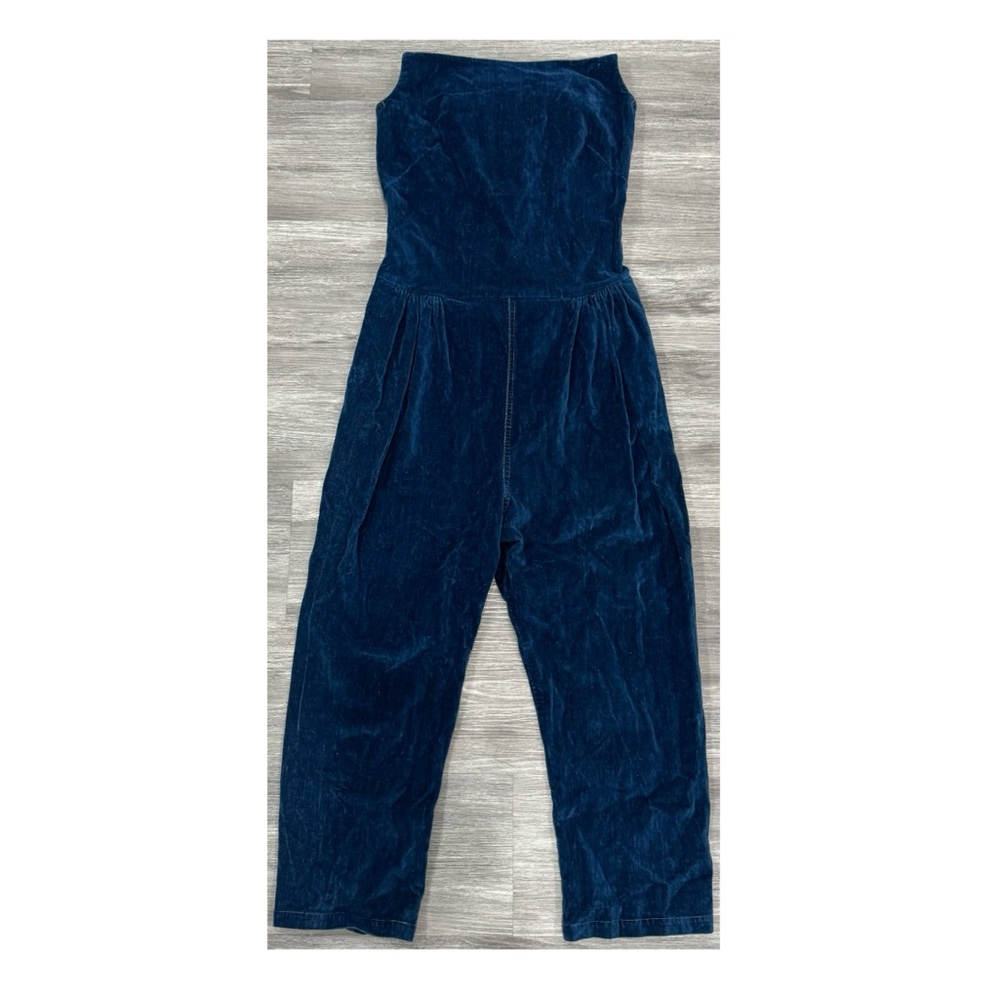 A DETACHER SLEEVELESS JUMPSUIT